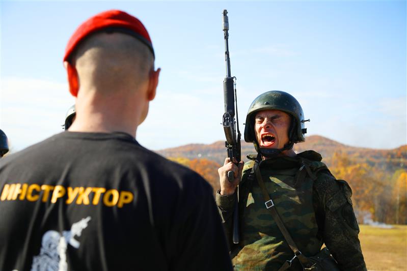 В Хабаровске завершились квалификационные испытания на право ношения крапового берета