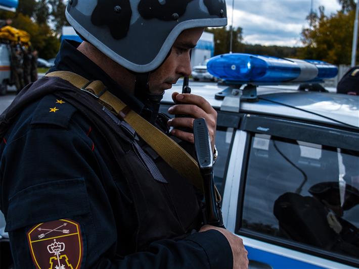 Злоумышленника, проникшего на территорию частного дома, задержали с поличным росгвардейцы в Кузбассе