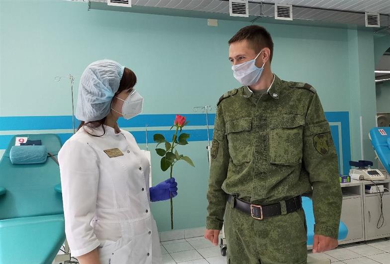 В Тюмени сотрудники Росгвардии  присоединились к социально значимому проекту «Берегите себя» 