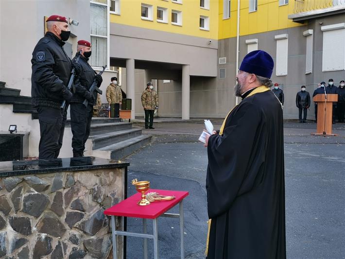 Памятник павшим воинам правопорядка открыт в Управлении Росгвардии по Республике Карелия  