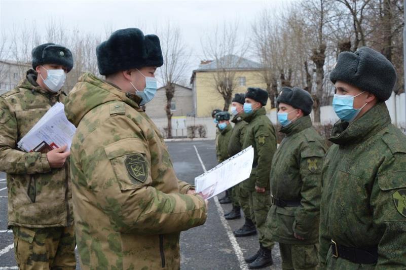 В кинологическом центре Уральского округа Росгвардии состоялось чествование увольняемых в запас  военнослужащих