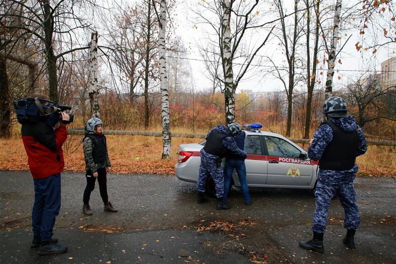 В преддверии Дня вневедомственной охраны корреспондент мордовского телеканала провела день с группой задержания