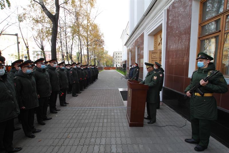 В Хабаровске почтили память Героя России генерал-полковника Игоря Груднова