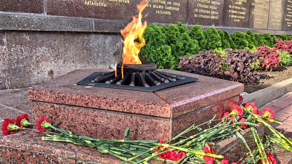    В Севастополе сотрудники Росгвардии почтили память участников обороны города в Великую Отечественную