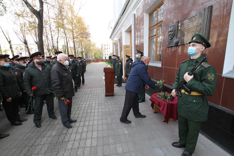 В Хабаровске почтили память Героя России генерал-полковника Игоря Груднова