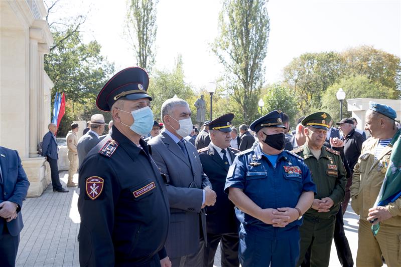 В Малгобеке росгвардейцы приняли участие в памятном мероприятии, посвященном победе в битве за Кавказ