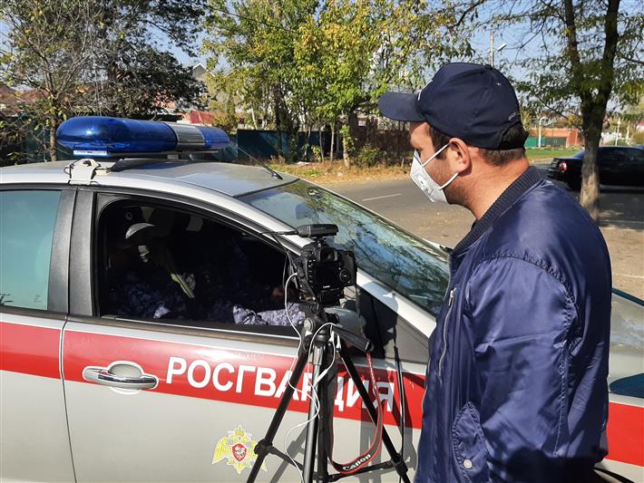 В Карачаево-Черкесии журналисты регионального телеканала сняли сюжет о вневедомственной охране Росгвардии
