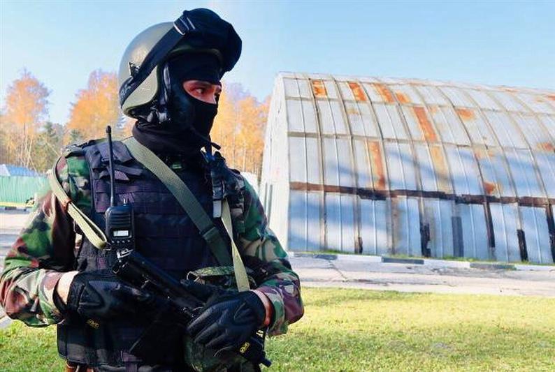 При поддержке ОМОН Росгвардии в Подмосковье задержаны подозреваемые  в обороте контрафактной алкогольной продукции  
