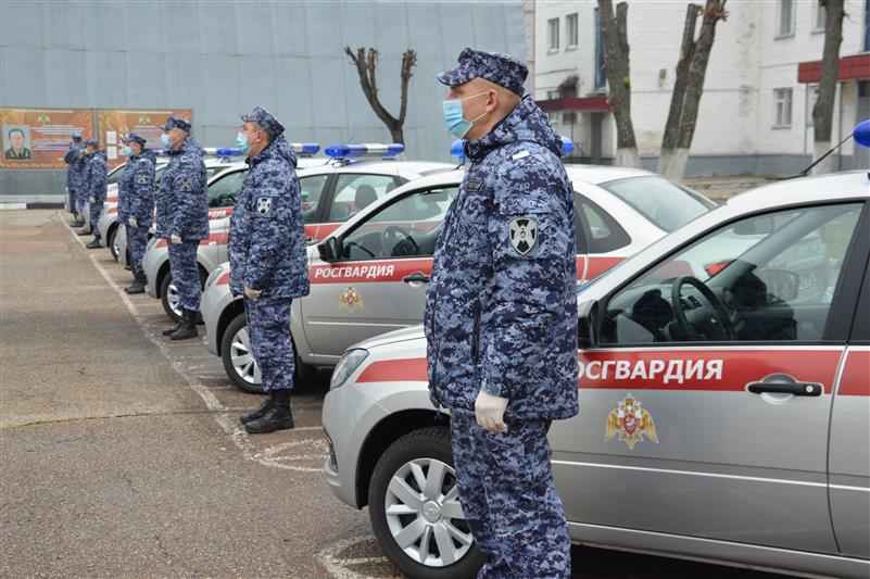 Ключи от новых патрульных автомобилей получили сотрудники вневедомственной охраны в Брянске