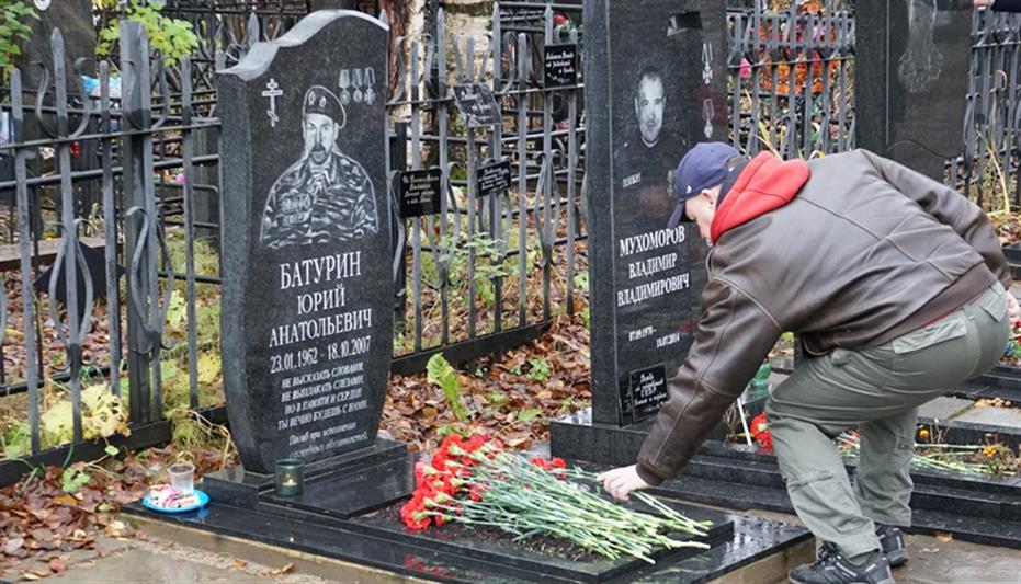  В Архангельске сотрудники и ветераны СОБР Росгвардии почтили память погибшего офицера