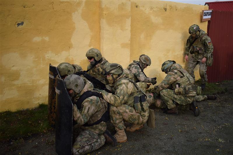 Военнослужащие отряда спецназа «Ермак» Росгвардии отработали новую методику огневой подготовки