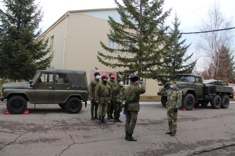 Военнослужащие Росгвардии обрабатывают объекты муниципального образования в Приморье 