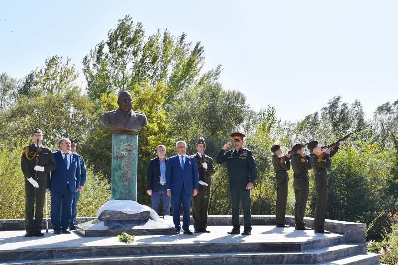 Представители Росгвардии приняли участие в открытии памятника адмиралу Угрюмову в Пятигорске