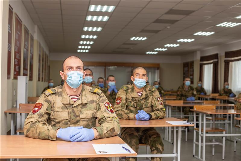 В Новосибирске военнослужащие Росгвардии написали «Тотальный диктант»