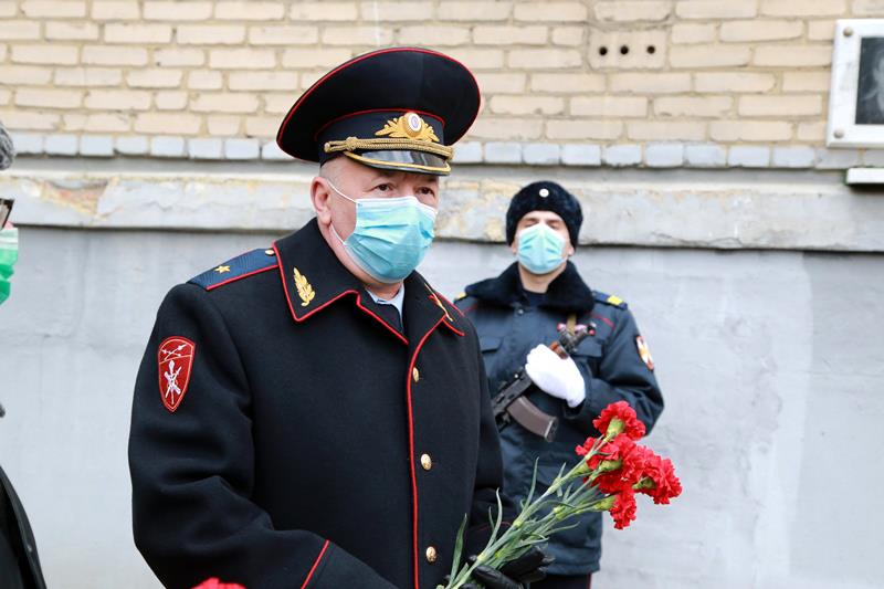 В Челябинске почтили память сержанта милиции Марата Махмутова