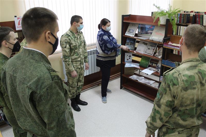 Военнослужащие Росгвардии Красноярского соединения отметили день образования охраняемого предприятия 
