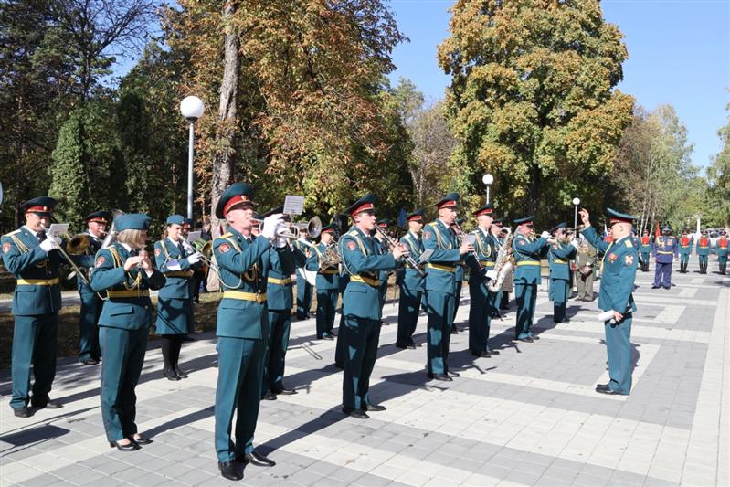Росгвардия приняла участие в открытии "Аллеи Героев" в Ессентуках