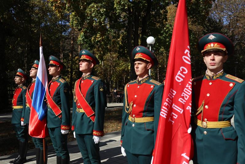 Росгвардия приняла участие в открытии "Аллеи Героев" в Ессентуках