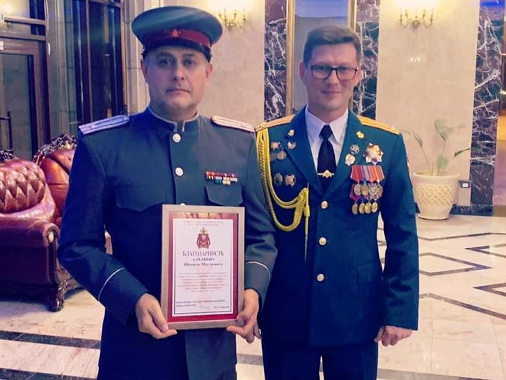 Артисты ансамбля песни и пляски Северо-Кавказского округа Росгвардии поздравили труппу грозненского театра с открытием театрального сезона 