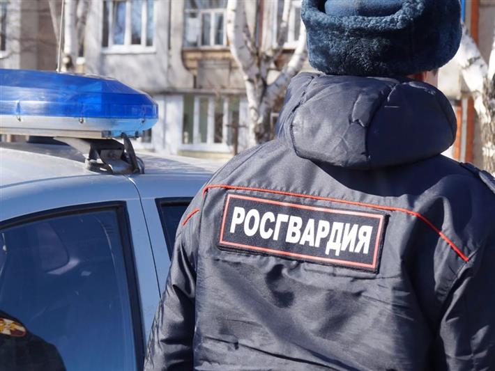 Кузбасские росгвардейцы задержали мужчину, повредившего имущество медицинского учреждения