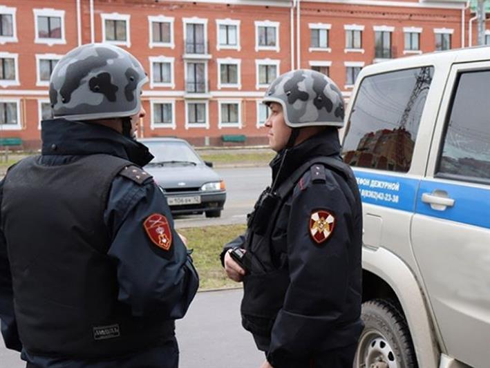 Злоумышленник, пытавшийся ворваться на объект здравоохранения, задержан росгвардейцами в Новокузнецке 