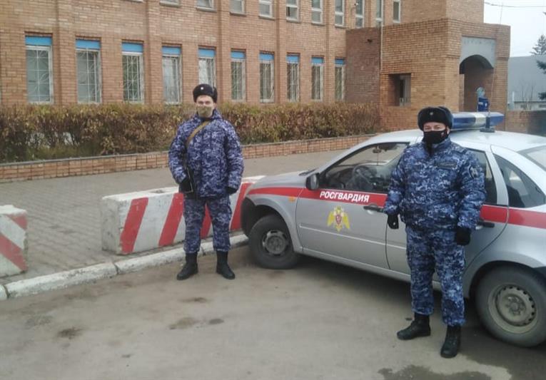 В Уфе сотрудники Росгвардии оказали помощь мужчине, потерявшему сознание