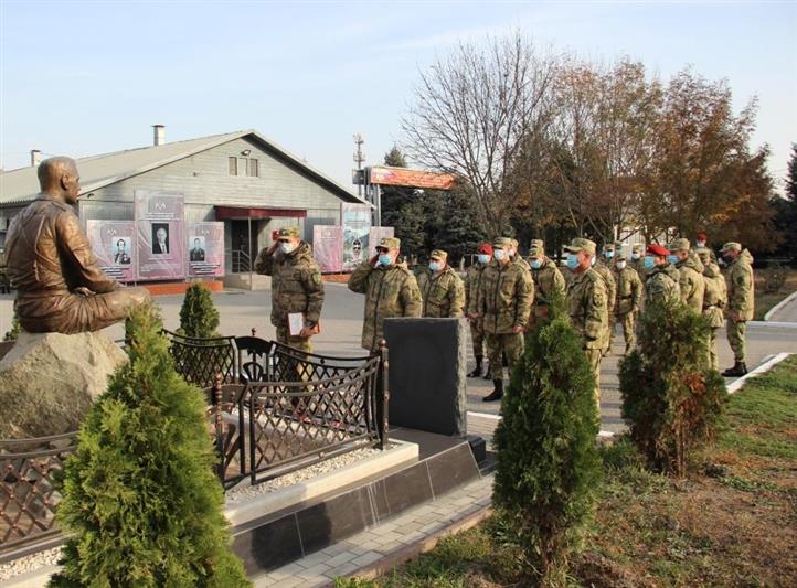 В Объединенной группировке войск (сил) поздравили военнослужащих и ветеранов подразделений разведки