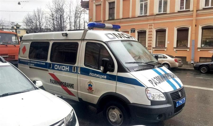 Специалисты ОМОН обследовали бесхозный предмет, обнаруженный в Центральном районе Санкт-Петербурга