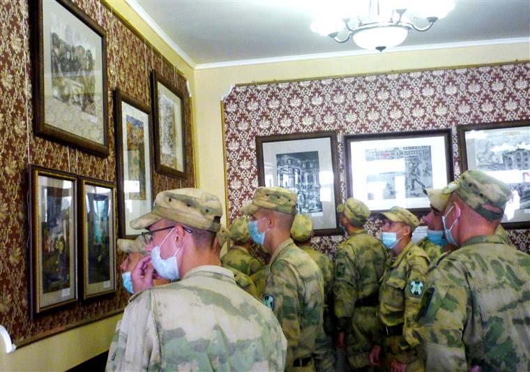 Военнослужащие и сотрудники Южного округа Росгвардии приняли участие в мероприятиях, посвященных Дню народного единства