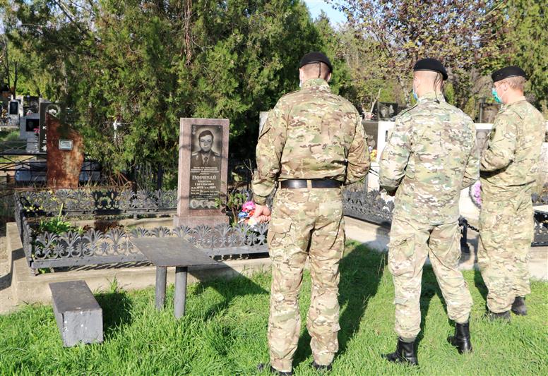 На Юге России росгвардейцы отдали дань памяти погибшим товарищам