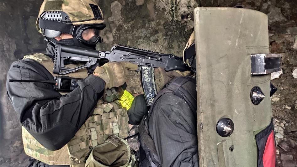 Севастопольские тележурналисты познакомились с аспектами профессиональной подготовки бойцов СОБР (видео)