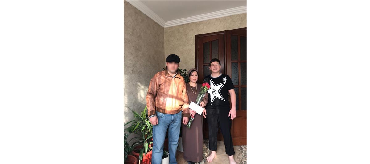 Сотрудники каспийского ОМОН навестили семьи погибших сослуживцев