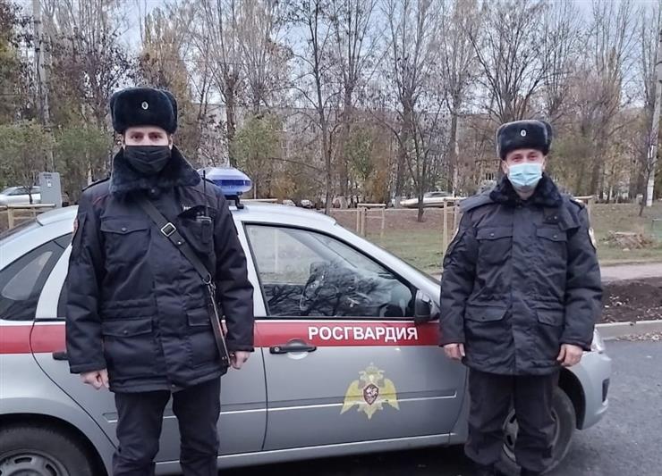 Белгородские росгвардейцы задержали двух граждан, подозреваемый в сбыте наркотических средств  