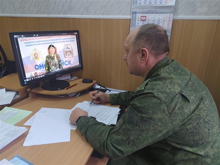 Сотрудники и военнослужащие Сибирского округа Росгвардии подготовили видеопоздравления с Днем народного единства 