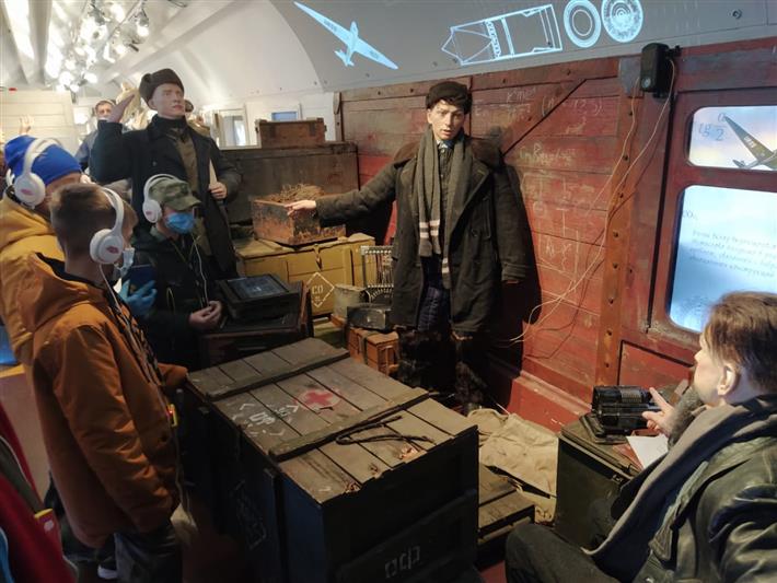 Бойцы волгоградского ОМОН организовали посещение «Поезда Победы» для учащихся подшефной школы