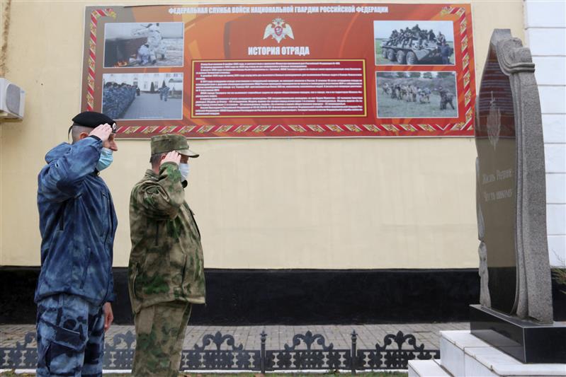 В Ростовской области росгвардейцы почтили память коллег, погибших при выполнении служебного долга