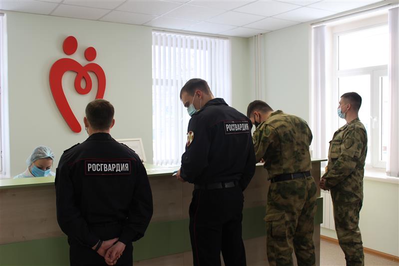 В Новосибирске росгвардейцы присоединились к ведомственной донорской акции «От сердца к сердцу» 