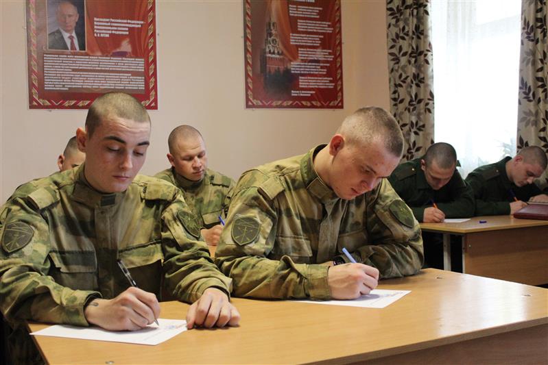Военнослужащие севастопольского полка Росгвардии продолжили эстафету акции «Спасибо, мама» (видео)