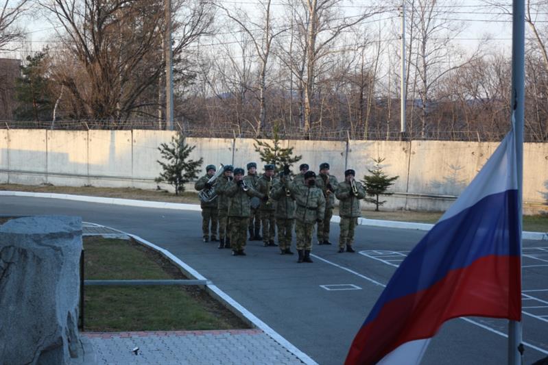 В Хабаровске росгвардейцы почтили память боевых товарищей, погибших при исполнении служебных обязанностей