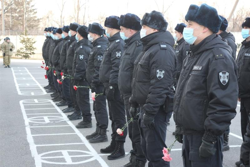 В Хабаровске росгвардейцы почтили память боевых товарищей, погибших при исполнении служебных обязанностей