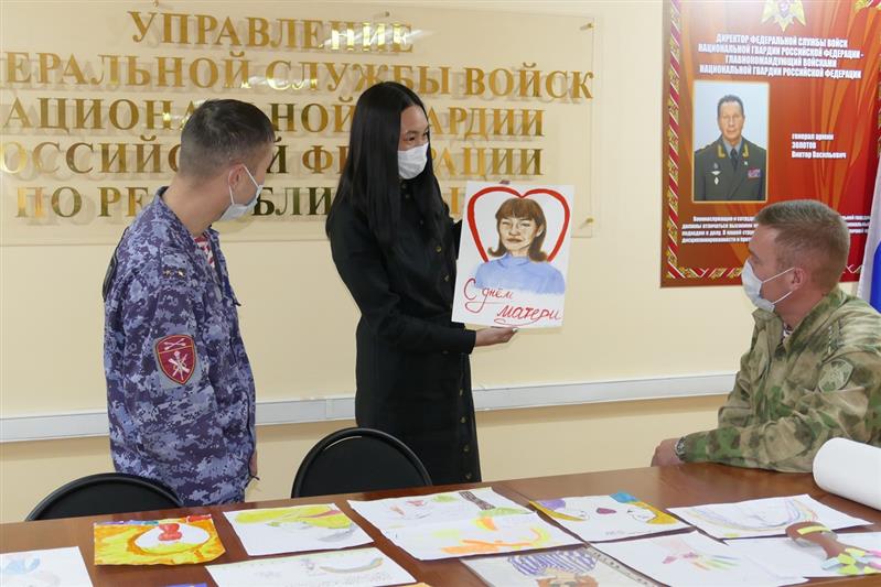 «Самой лучшей на свете». Конкурсы и выставки детских рисунков ко Дню матери проходят в подразделениях Росгвардии в Сибири
