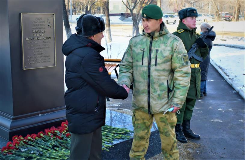 В Амурской области открыли памятник офицеру войск правопорядка Герою России Ивану Маслову