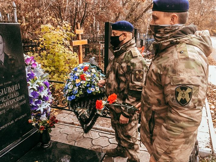 Росгвардейцы в Воронеже почтили память боевых товарищей 