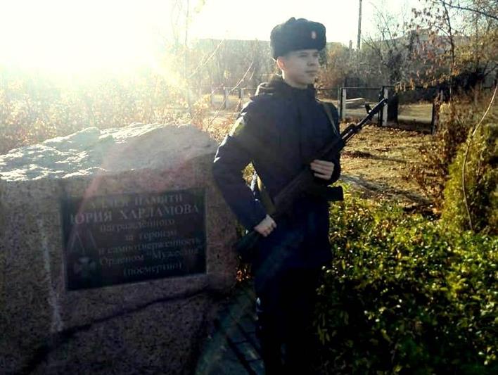 Память погибшего омоновца почтили в школе его имени в Волжском