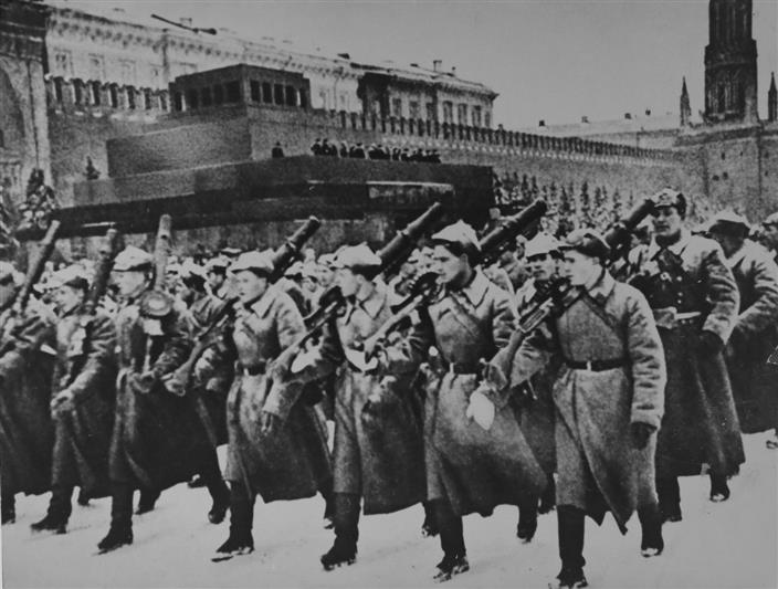Астраханские росгвардейцы увековечили память ветерана, посвятившего много лет своей жизни службе в правоохранительных органах.
