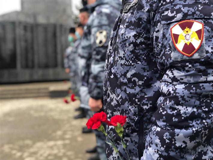 В Крыму и Севастополе росгвардейцы приняли участие в мероприятиях, посвященных Дню Героев Отечества