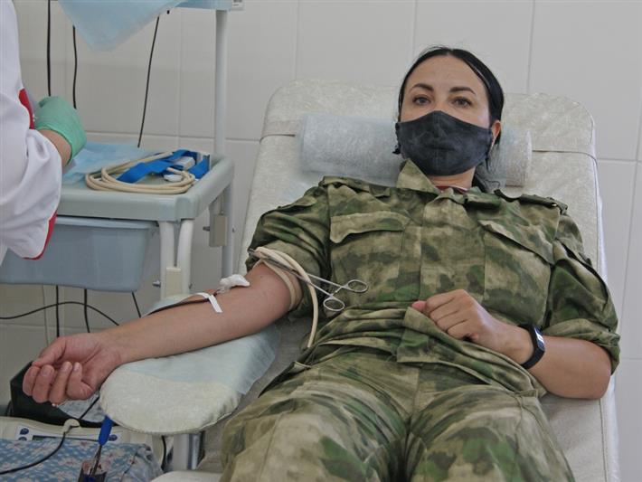 Росгвардия поддержала новогоднюю донорскую акцию в Хакасии