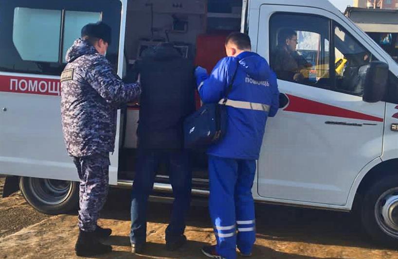 В Саранске офицер Росгвардии пришёл на помощь потерявшему сознание пожилому мужчине
