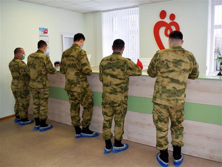 Росгвардейцы пополнили новосибирский банк донорской крови в рамках акции «От сердца к сердцу»
