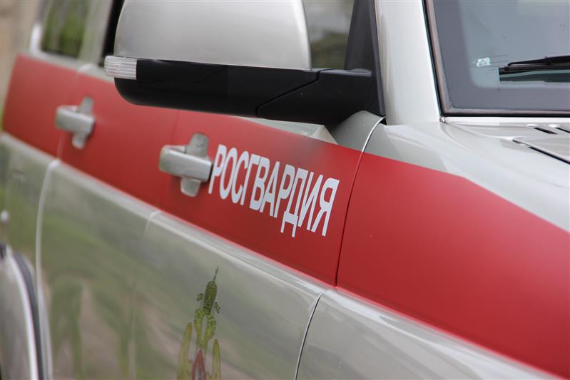 Сотрудники Росгвардии задержали злоумышленника, напавшего на охранника больницы в Кемерове